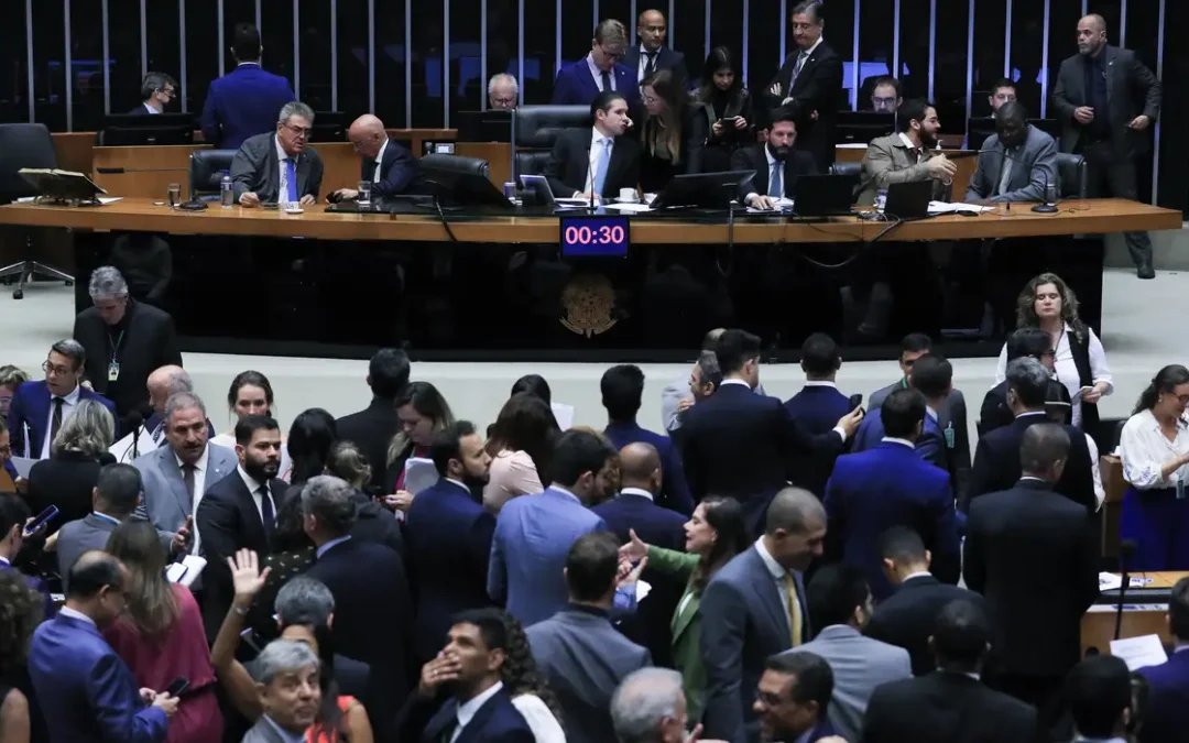 Governo volta atrás, edita novo decreto para o IOF e lança MP para equilibrar arrecadação